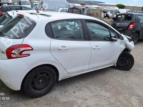 Fuse box PEUGEOT 208 I (CA_, CC_) 1.0 VTi | BP29281546E1 