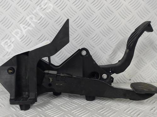 Used Pedal Pedal RENAULT CLIO V (B7_) 1.5 Blue dCi 85 (B7AG) (86 hp) 23833186 23833186