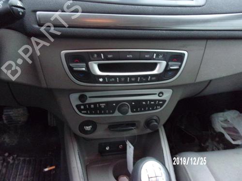 Left front fog light RENAULT MEGANE III Hatchback (BZ0/1_, B3_) 1.5 dCi | BP23833085C30  - Image 10