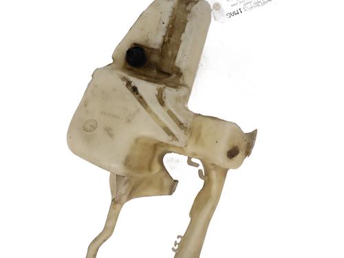 Used Windscreen washer tank Windscreen washer tank VOLVO S40 I (644) [1995-2004] 33877101 33877101