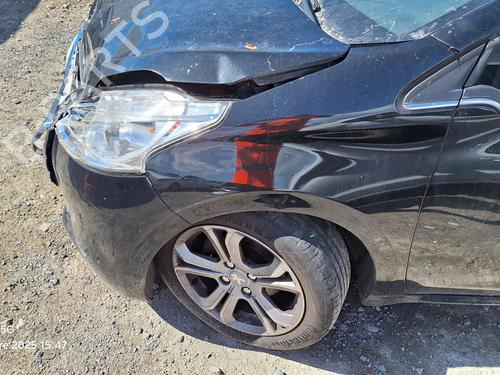Interior roof light PEUGEOT 208 I (CA_, CC_) 1.6 HDi | BP29863252I8