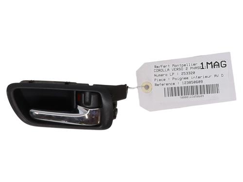 Used Front right interior door handle Front right interior door handle TOYOTA COROLLA Verso (ZER_, ZZE12_, R1_) 2.2 D-4D (AUR10_, AUR10R) (136 hp) 33945176 33945176