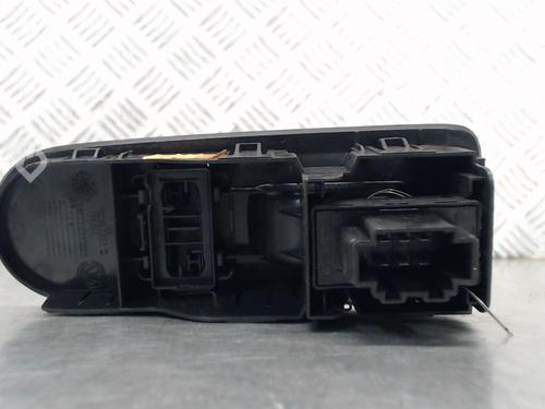Used Left front window switch Left front window switch VW UP! (121, 122, BL1, BL2, BL3, 123) 1.0 (60 hp) 23834225 23834225
