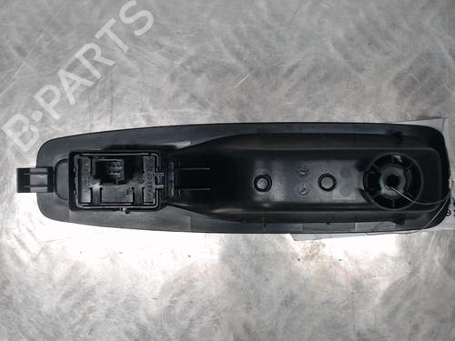 Used Right rear window switch RENAULT KADJAR (HA_, HL_) 1.5 BLUE dCi 115 (HLA6) (116 hp) 23833502
