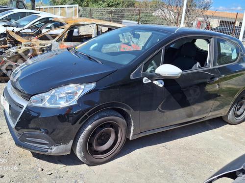 Gebruikte PEUGEOT 208 I (CA_, CC_) 1.2 VTI 82 (82 hp) 3490472 Onderdelen
