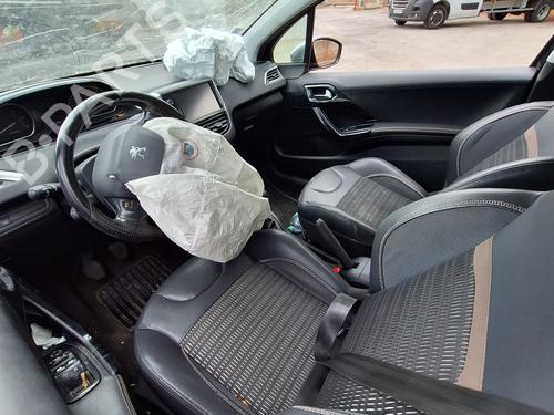 Interior roof light PEUGEOT 208 I (CA_, CC_) 1.6 HDi | BP29863252I8