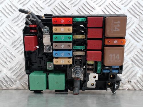 Fuse box DS DS 3 / DS 3 CROSSBACK (UR_, UC_, UJ_) 1.2 PureTech 100 (URHNKK, URHNEK) | BP23834843E1 - Image 3
