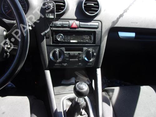Interior roof light AUDI A3 (8P1) 2.0 TDI 16V | BP23060087I8 