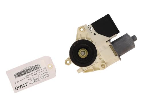 left-rear-window-motor-renault-megane-iii-hatchback-bz01_-b3_-2008-36414506 main image
