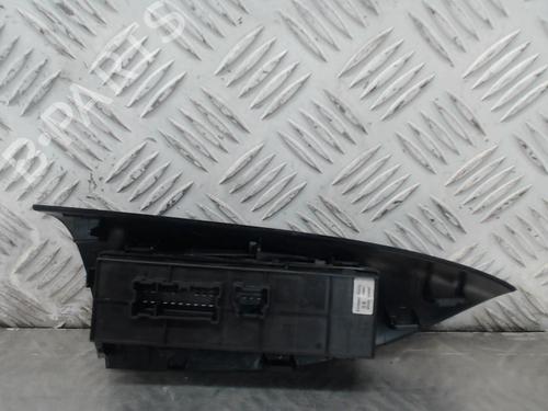 Used Left front window switch Left front window switch NISSAN JUKE (F15) 1.5 dCi (110 hp) 23054180 23054180