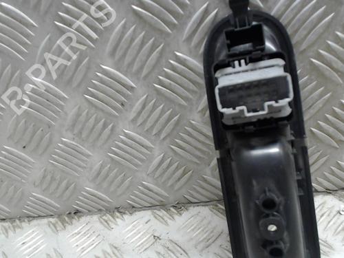 Used Switch Switch RENAULT TWINGO II (CN0_) 1.5 dCi (CN0E) (64 hp) 23833285 23833285