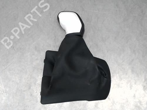 Used Gear lever PEUGEOT 208 I (CA_, CC_) 1.2 VTi 68 / PureTech 68 (68 hp) 23834596