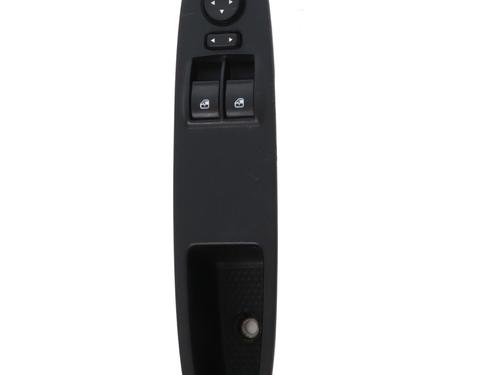 Used Left front window switch FIAT PUNTO (199_) 1.4 (199AXB1A, 199BXB1A, 199BXB11, 199AXB11) (78 hp) 26661528
