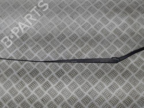 Used Front windshield wiper arm RENAULT CLIO IV (BH_) 0.9 TCe 90 (BHNF, BHMA, BHMH, BHJK, BHJR) (90 hp) 23057816