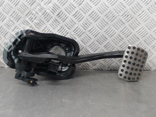 Used Break pedal MERCEDES-BENZ GLC (X253) 300 de 4-matic (253.911) (306 hp) 23835218