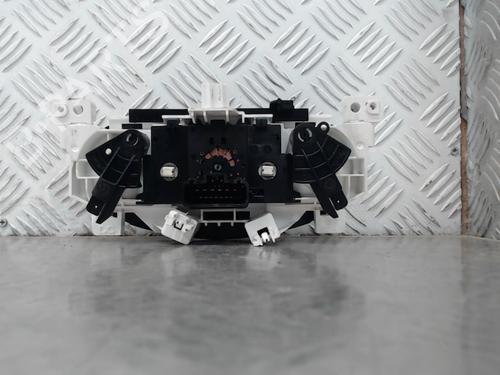 Used Climate control Climate control RENAULT TWINGO III (BCM_, BCA_) 1.0 SCe 70 (BCMB) (69 hp) 23054485 23054485