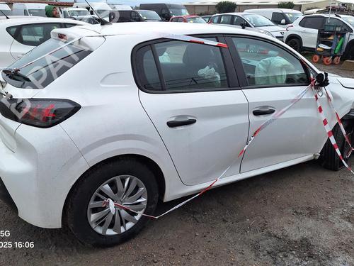 Fuel flap PEUGEOT 208 II (UB_, UP_, UW_, UJ_) 1.2 PureTech 75 | BP28457203C131 
