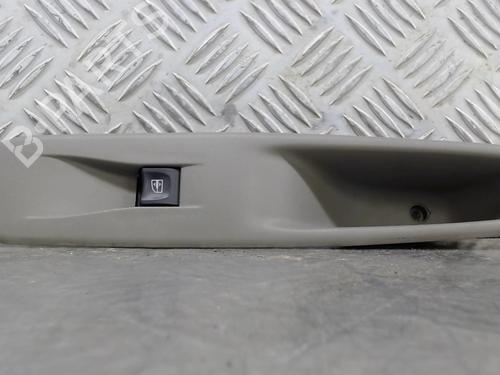 Used Left rear window switch RENAULT ZOE (BFM_) ZOE (88 hp) 23057602