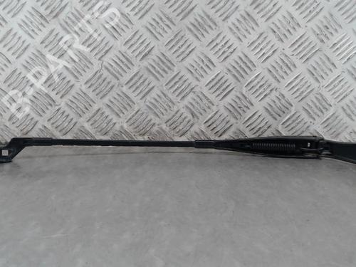 Front windshield wiper arm PEUGEOT 2008 I (CU_) 1.2 THP 110 / PureTech 110 | BP23834871C143 