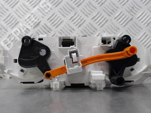 Used Climate control Climate control PEUGEOT 208 I (CA_, CC_) 1.2 PureTech 82 (82 hp) 23057264 23057264