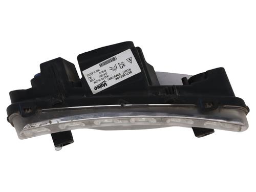 Used Right daytime light Right daytime light 38056748 38056748