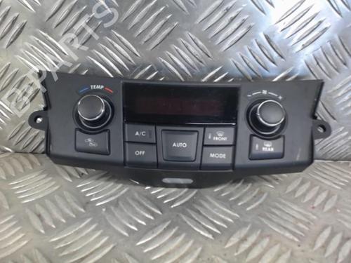 AC Styreenhet / Manøvreringsenhet SUZUKI SWIFT IV (FZ, NZ) 1.2 (AZH412, ZC72S) (94 hp) 23058254