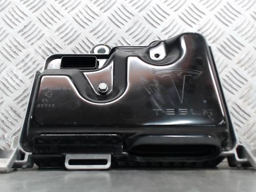 Used Engine control unit (ECU) Engine control unit (ECU) TESLA MODEL 3 (5YJ3) EV (283 hp) 23835129 23835129