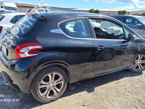 Interior roof light PEUGEOT 208 I (CA_, CC_) 1.6 HDi | BP29863252I8