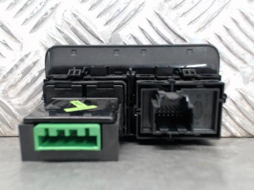 Used Switch Switch LAND ROVER RANGE ROVER EVOQUE (L538) 2.0 D 4x4 (241 hp) 23835058 23835058