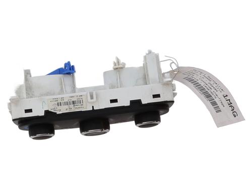 climate-control-renault-clio-iv-bh_-2012-2013-2014-2015-2016-2017-2018-2019-2020-2021-25439154 main image