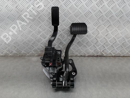 pedal-tesla-model-3-5yj3-2017-23835008 main image