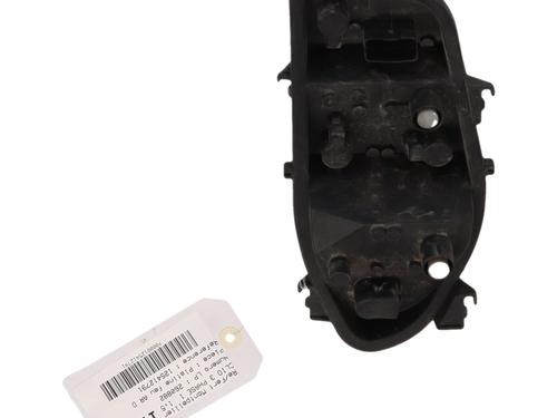 Support de lampe Support de lampe RENAULT CLIO III (BR0/1, CR0/1) 1.5 dCi (C/BR0G, C/BR1G) (68 hp) 36097503 36097503