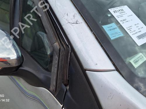 Horn PEUGEOT 208 I (CA_, CC_) 1.2 VTI 82 | BP29039824E13 