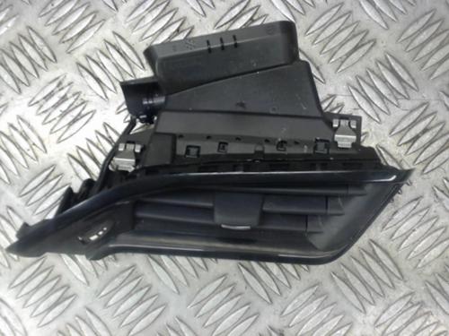 Used Air vent PEUGEOT 208 I (CA_, CC_) 1.0 VTi (68 hp) 23058276