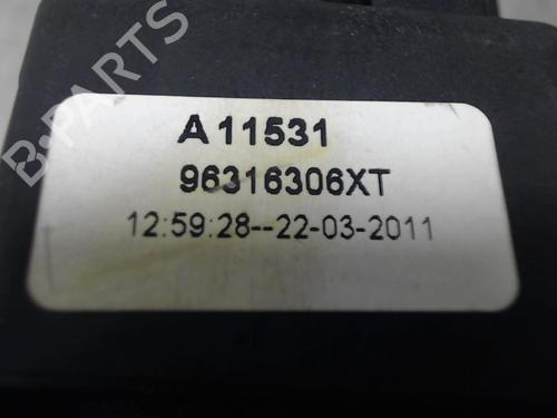 Used Left front window switch Left front window switch PEUGEOT 206+ (2L_, 2M_) 1.4 i (73 hp) 23054647 23054647