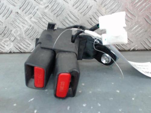 Used Seat buckle TOYOTA COROLLA Hatchback (_E21_, _EA1_, _EH1_) 1.8 Hybrid (ZWE211, ZWE219) (122 hp) 26686546