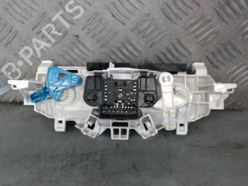 Used Climate control Climate control RENAULT TWINGO II (CN0_) 1.2 16V (CN04, CN0B) (75 hp) 24590986 24590986