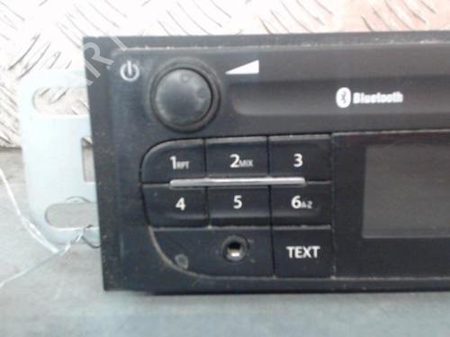Used Radio Radio RENAULT TRAFIC III Van (FG_) 1.6 dCi 115 (FGMD) (116 hp) 26507217 26507217