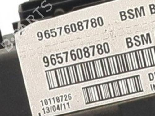 Used Fuse box Fuse box PEUGEOT 206+ (2L_, 2M_) 1.4 i (73 hp) 33566834 33566834