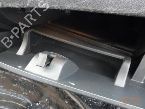 left-front-door-renault-megane-iii-hatchback-bz01_-b3_-2008-39006193 main image