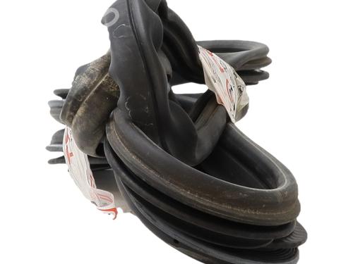 Used Rubber door seal Rubber door seal MINI MINI COUNTRYMAN (R60) Cooper D (112 hp) 36413087 36413087