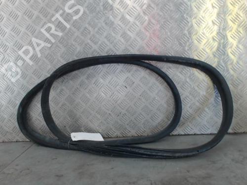 Used Rubber door seal RENAULT CLIO V (B7_) 1.0 TCe 90 (B7MT) (91 hp) 28476254