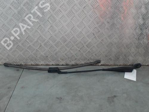 Used Front windshield wiper arm PEUGEOT 208 I (CA_, CC_) 1.4 HDi (68 hp) 30106023