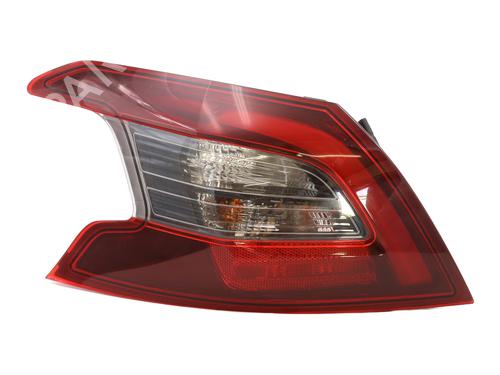 Used Left taillight Left taillight PEUGEOT 208 II (UB_, UP_, UW_, UJ_) e-208 (136 hp) 31051901 31051901