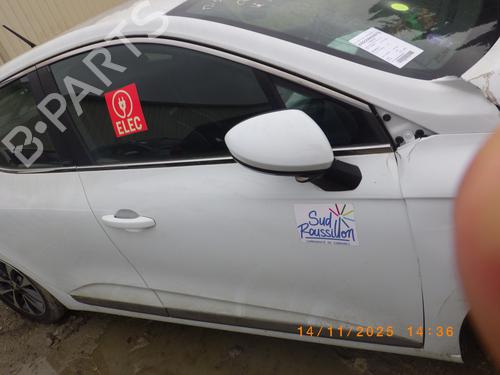 Used Right front door RENAULT CLIO V (B7_) 1.6 E-TECH 140 (B7MU) (140 hp) 30379341