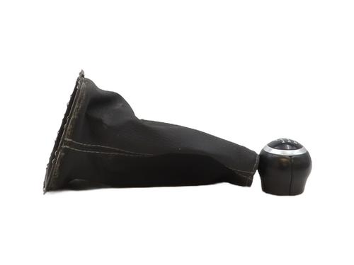 Used Shift knob Shift knob TOYOTA YARIS (_P13_) 1.5 (NSP131_) (112 hp) 30734446 30734446