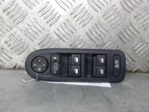 Used Left front window switch PEUGEOT 308 I (4A_, 4C_) 1.6 HDi (92 hp) 30159227