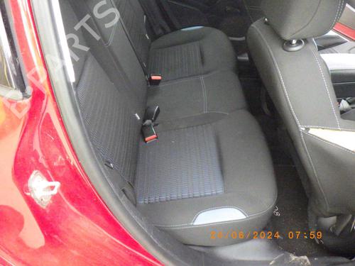 Sæde Bagtil PEUGEOT 208 I (CA_, CC_) 1.2 VTI 82 (82 hp) 23839672