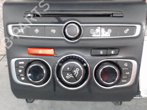 display-monitor-ds-ds-4-ds-4-crossback-nx_-2015-2016-2017-2018-23838749 main image