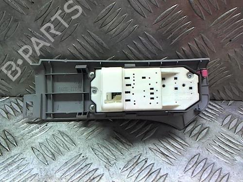 Used Left front window switch Left front window switch TOYOTA YARIS (_P9_) 1.0 VVT-i (KSP90_, KSP90R) (69 hp) 23051677 23051677